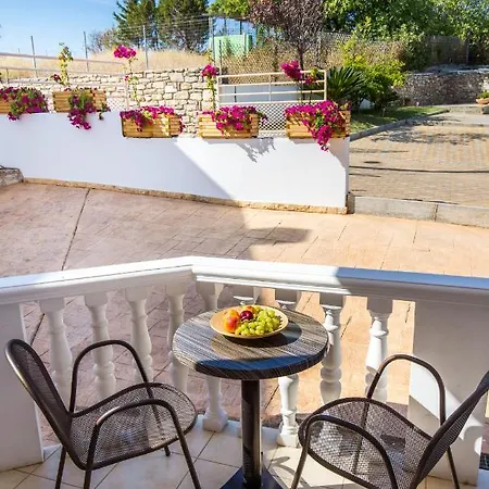 Otel Antonios 3*